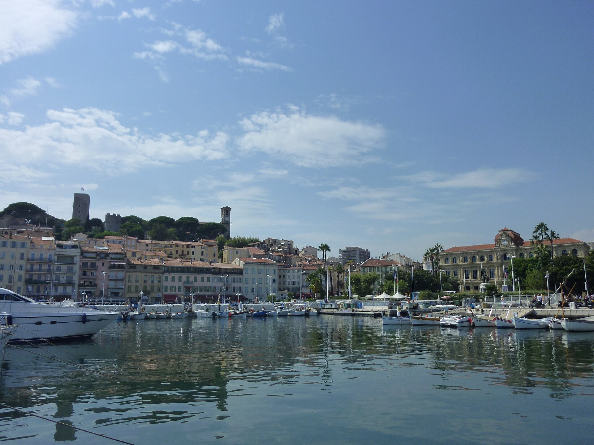 Le Suquet et le vieux port de Cannes