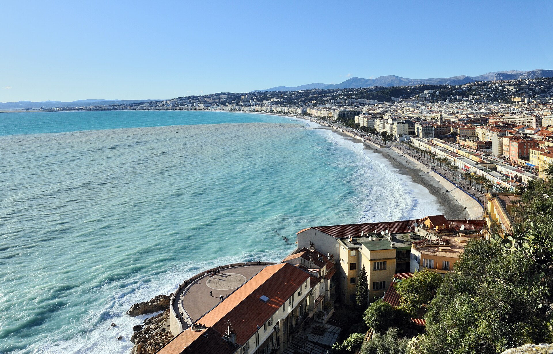 La baie des Anges à Nice, vue de la colline du Château