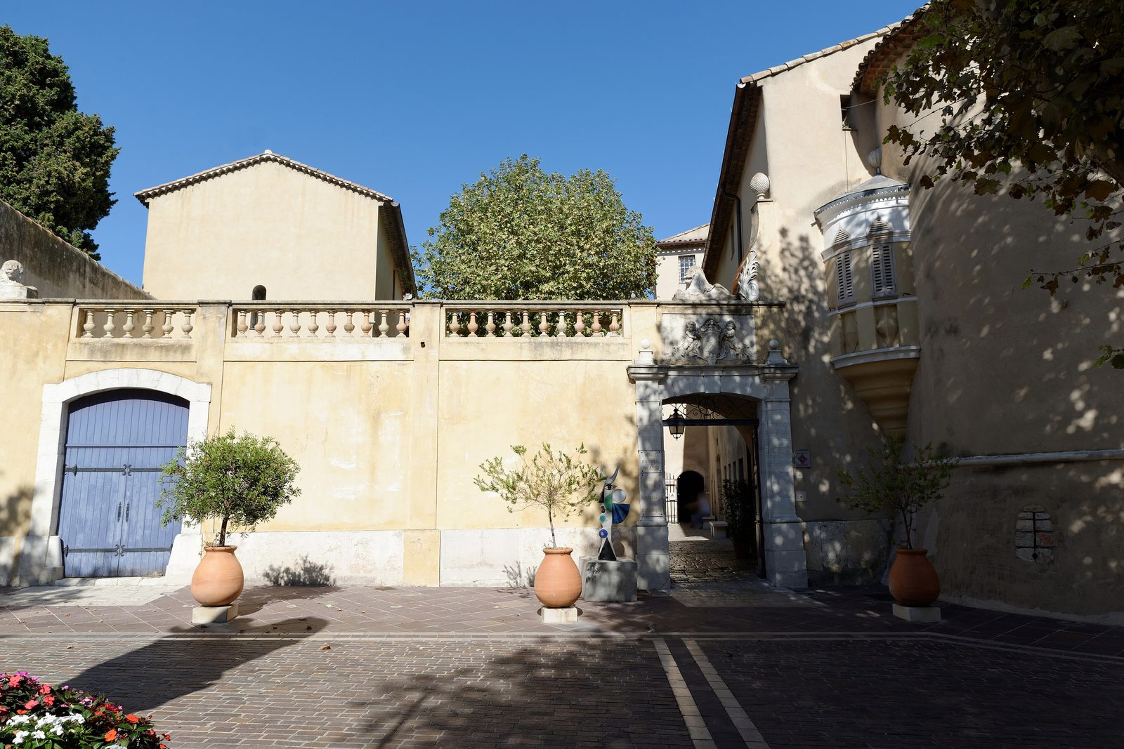 La cour du château de Vallauris